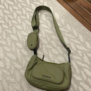 Lululemon green crossbody